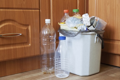 Dile adiós al mal olor del bote de basura, con estos consejos – Mujeres ...
